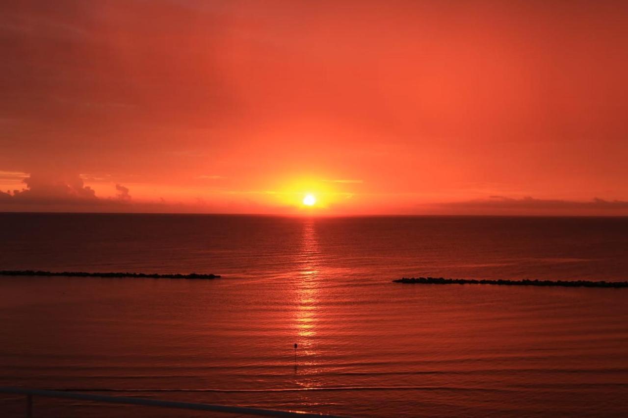 Attico Fronte Mare Lägenhet Martinsicuro Exteriör bild