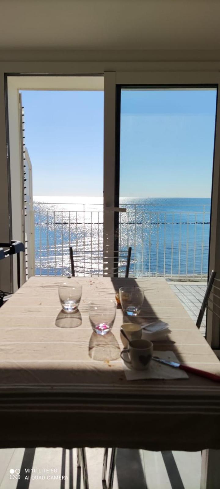 Attico Fronte Mare Lägenhet Martinsicuro Exteriör bild