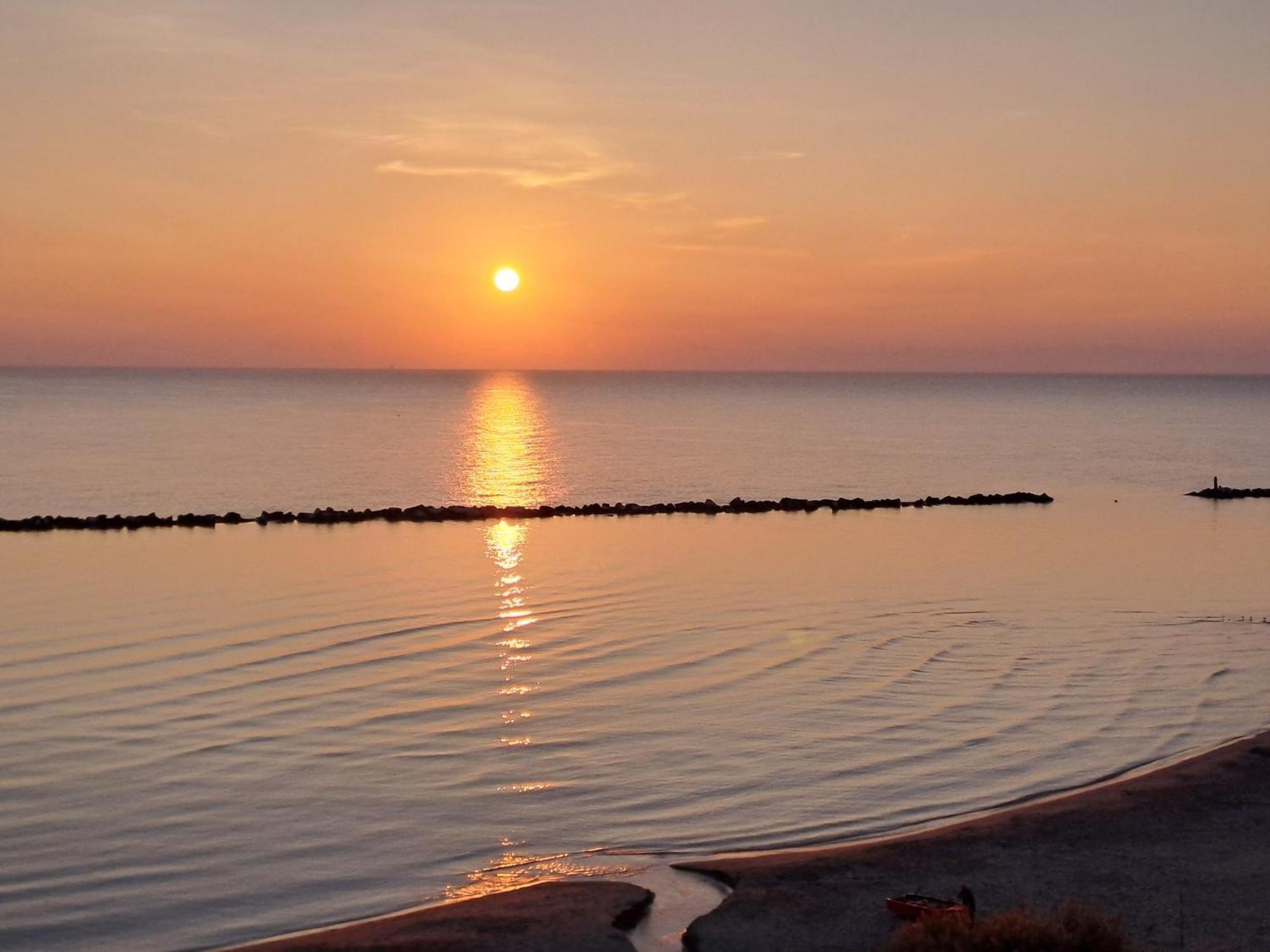 Attico Fronte Mare Lägenhet Martinsicuro Exteriör bild