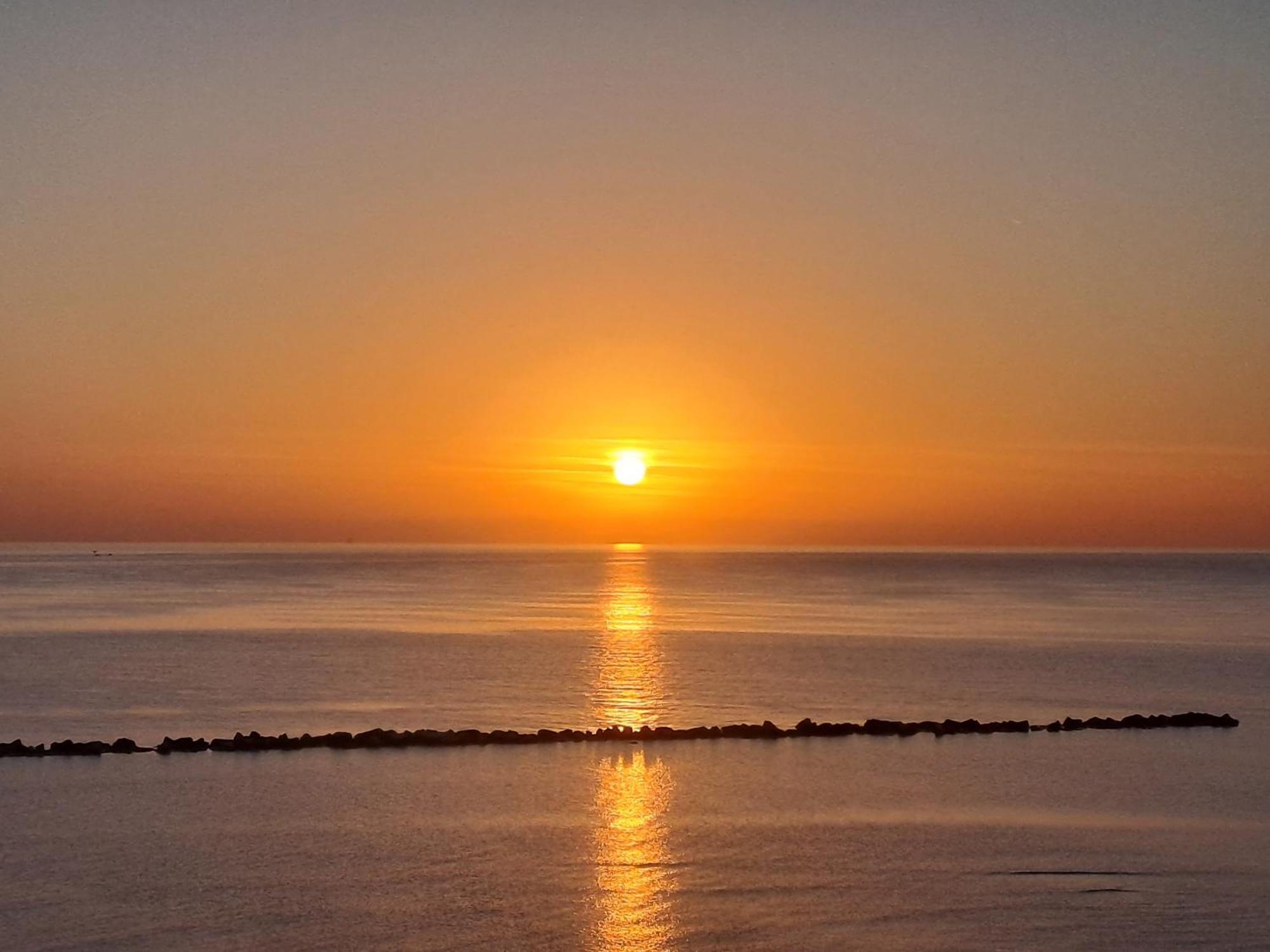 Attico Fronte Mare Lägenhet Martinsicuro Exteriör bild