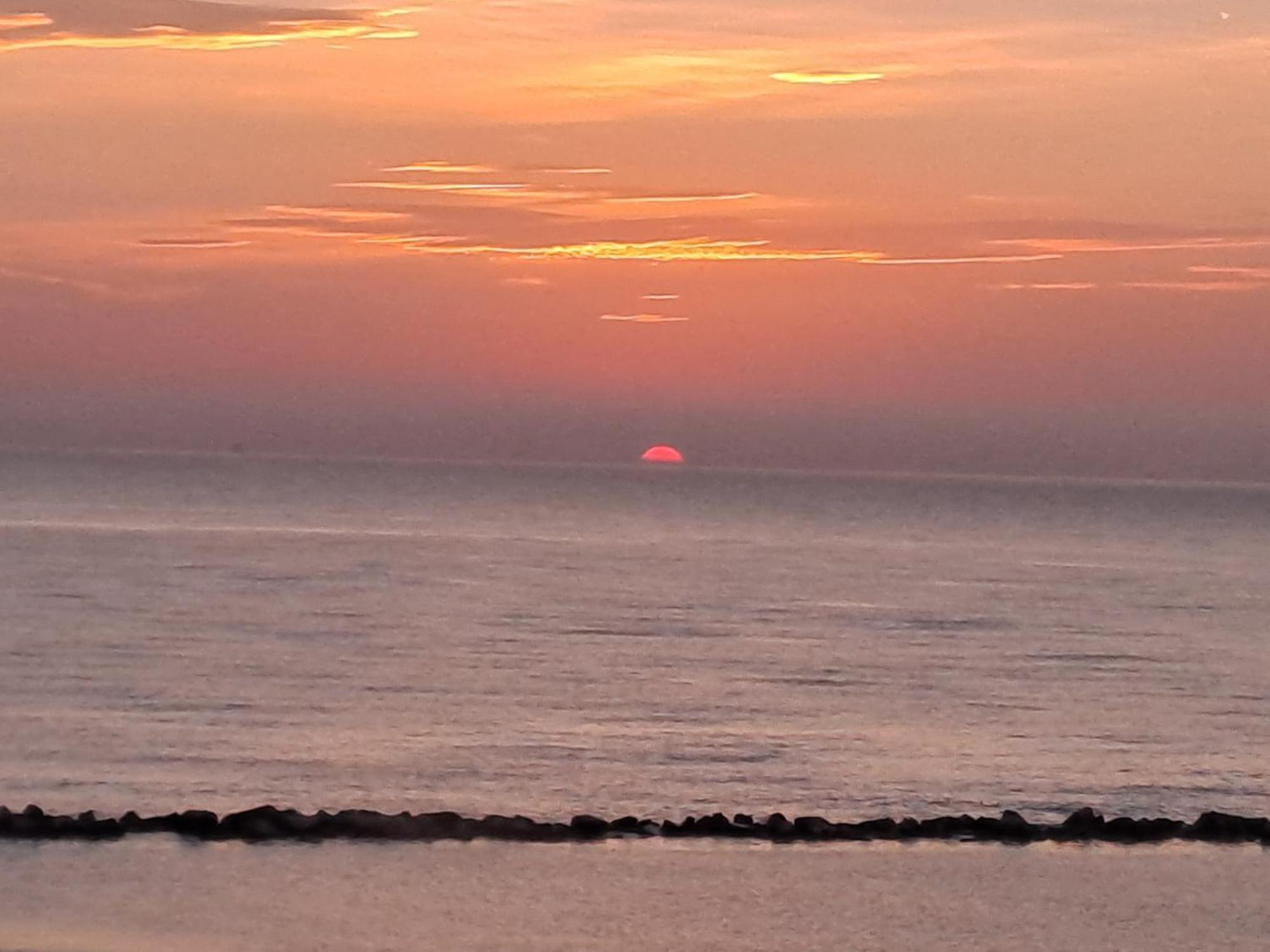 Attico Fronte Mare Lägenhet Martinsicuro Exteriör bild